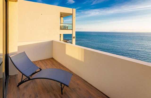 Modern Indigo Bay Studio – 3 Min Walk To Beach!