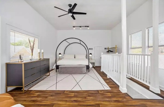 Modern LUXE 4/2 Minutes from Downtown/Riverwalk