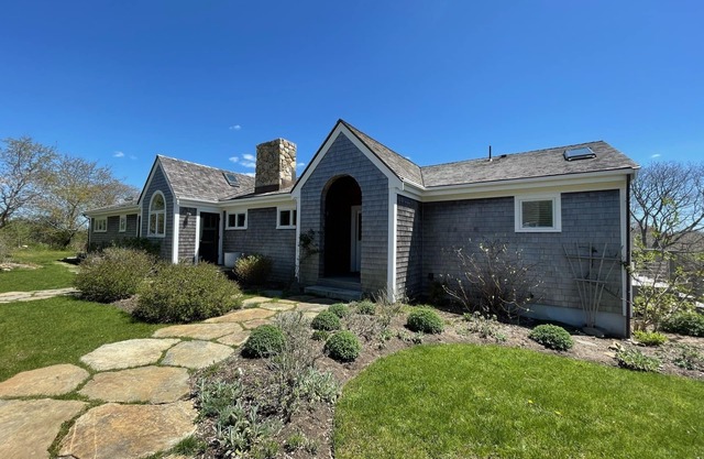 Modern Luxury Waterview Home, Private Beach Access, 4 BR, 3 bath