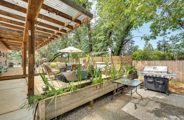 Modern Meadow Vista Vacation Home w/Spacious Deck