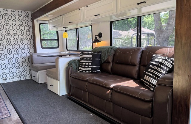 Modern RV on a serene, adventure filled property with AC, WiFi