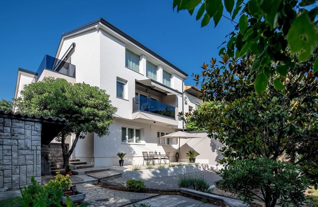 Modern Seaview Apartman 4 Desamani 975, Kostrena, Croatia