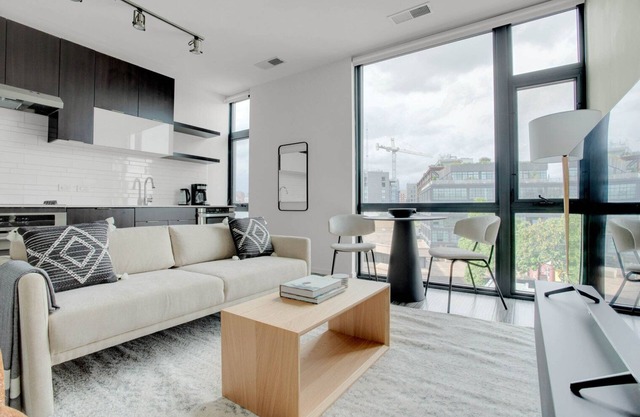 Modern Shaw 1BR w/Gym, W/D & Rooftop, near U Street bars, by Blueground