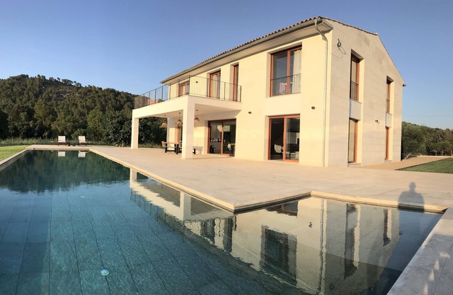 Modern, spacious finca, new building with fantastic views