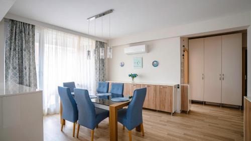 Modern & Spacious Stay with Free Parking by Flat Mаnager