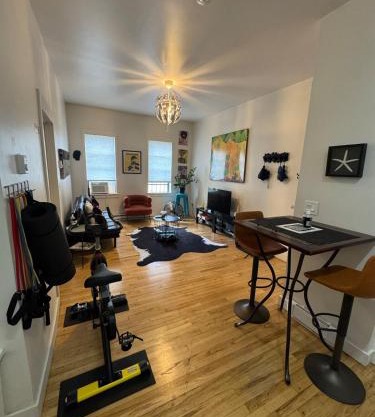 Modern Stay in Downtown Jersey City, Close to NYC!
