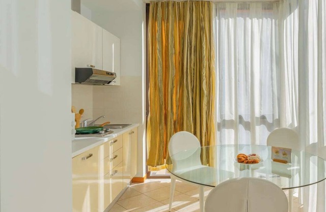 Modern Studio/Near Republic Square