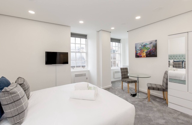 Modern Studio next to Edinburgh Castle