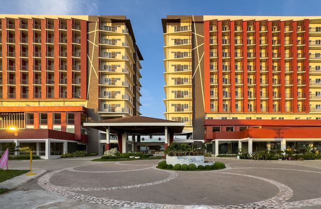 Modern Studio Poolside Balcony Near Mactan Airport