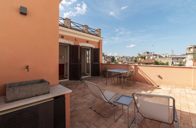 Modern studio with panoramic terrace, by Campo de’ Fiori - Wifi, Independent Heating, A/C