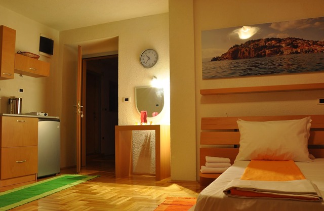 Modern studios in Ohrid 1 (The orange studio)