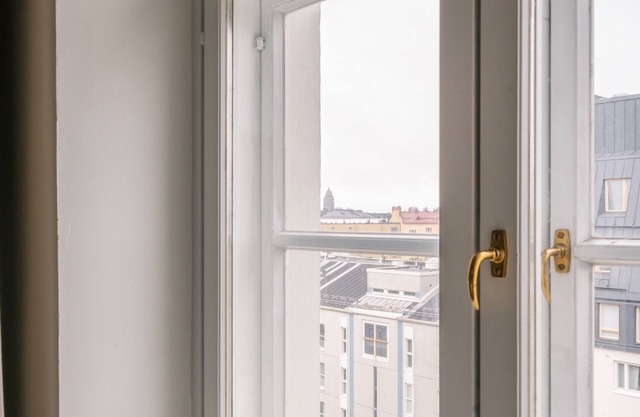 Modern Top-Floor Apt. in Helsinki