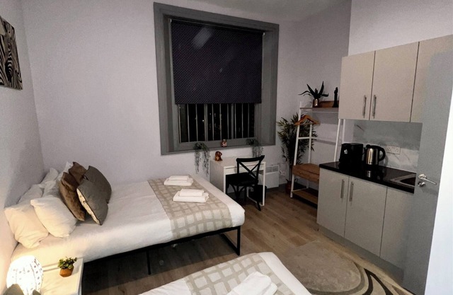 Modern Triple/Double ensuite at Wolf’s House