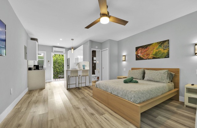 Modern Unit in Wynwood w/FREE PARKING,WIFI,Kitchen - 18mins from South Beach3!