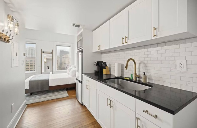 Modern Urban Retreat Steps from River Walk | Ideal for City Lovers & Explorers