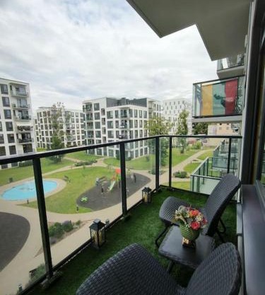 Modern Urban Retreat & Private Parking