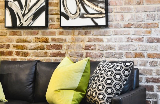 Modern Vacation Rental in New Orleans CBD: Patio + Walk to French Quarter