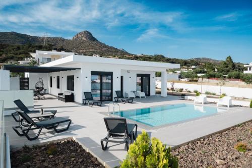 Modern Villa with Private Pool - Olive Grove