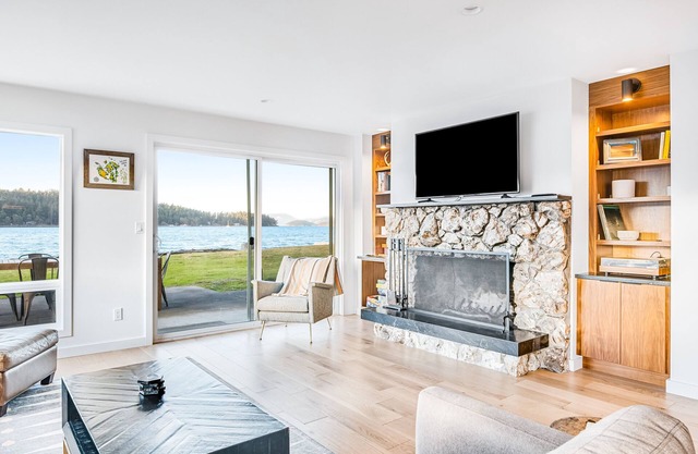 Modern Waterfront Home w/Free WiFi, a Full Kitchen, & a Bay View