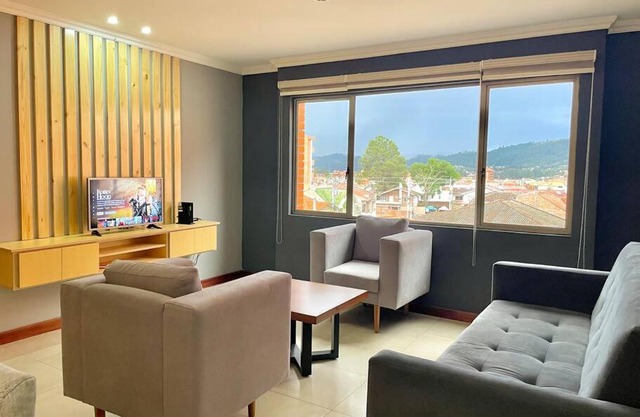 MODERNO DEPARTAMENTO EN EXCELENTE ZONA DE CUENCA