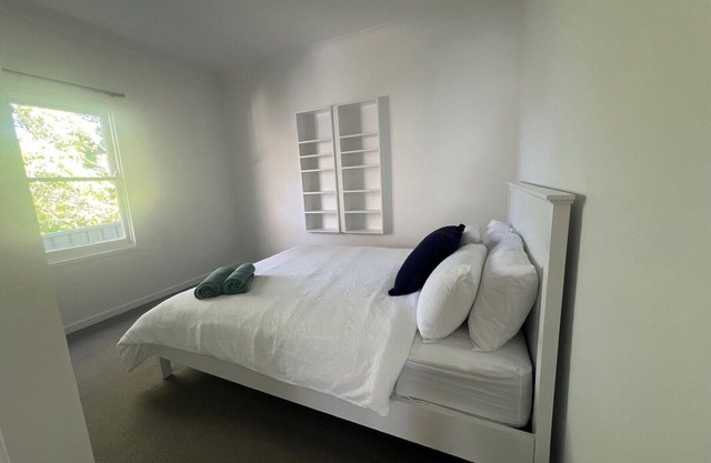 Mollymook - Walk to Beach, Golf Course & Club