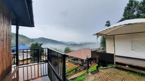 Mon Jaw Doi at Monjam