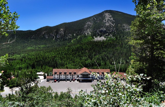 Monarch Mountain Lodge