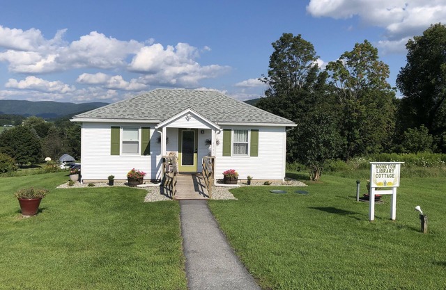 MONKTON LIBRARY COTTAGE