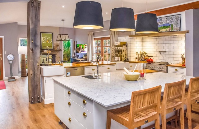 Montague Cottage - Your Cosy Snowy Mountains Family Retreat. Dog Friendly!