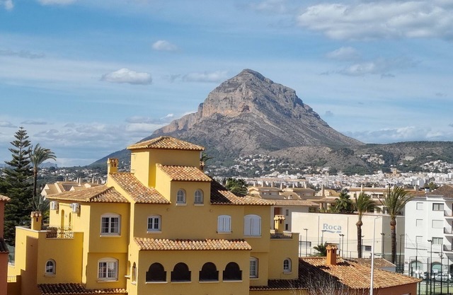 Montgo View apartment 2 mins walk from Arenal beach