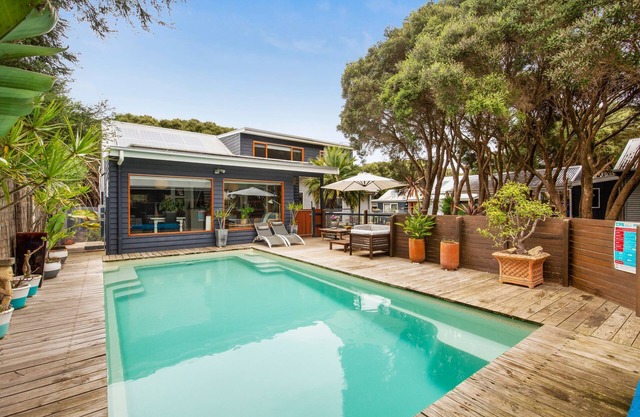 Moonah coastal retreat with heated swimming pool