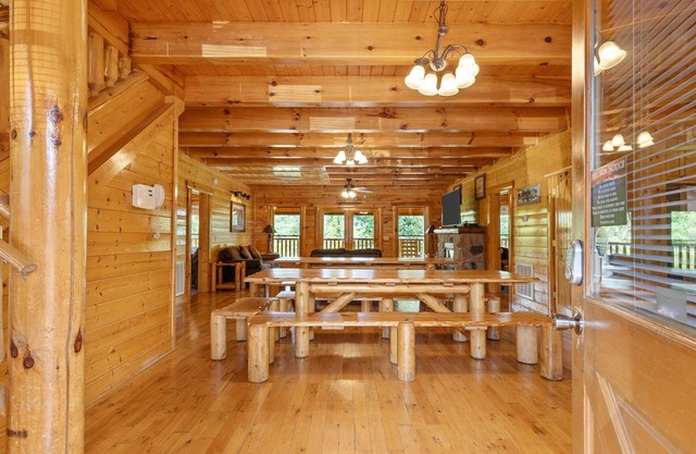 Moonlight Lodge