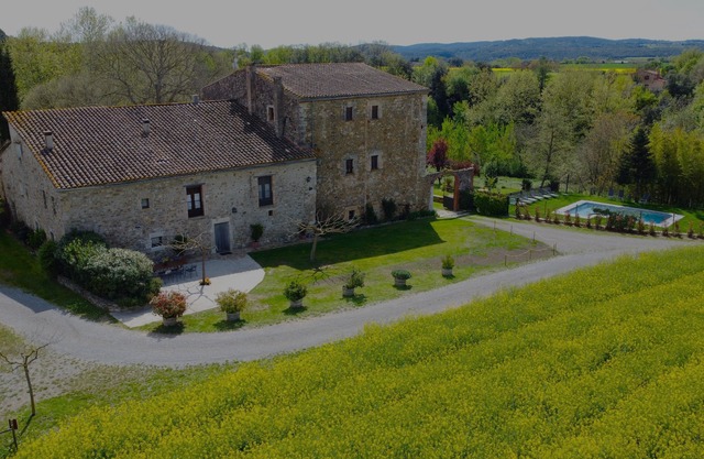 More Riera SPECTACULAR FARMHOUSE near Besalú for 13 people