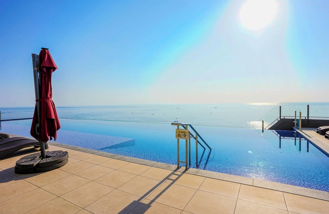 More Than Sokcho Lighthouse Branch