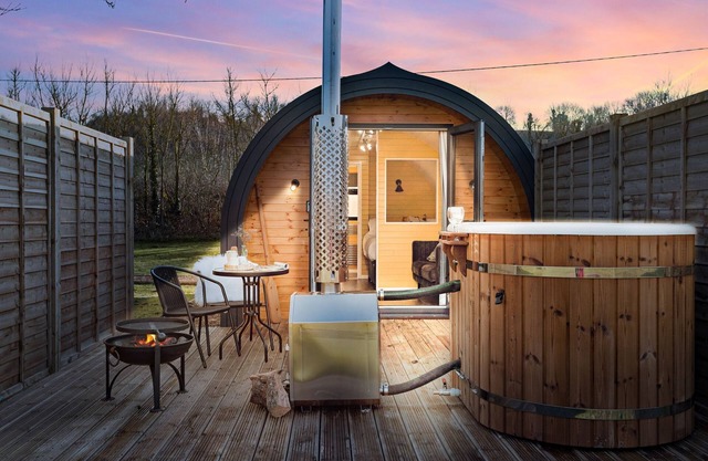 Morgan Sweet Glamping Pod - Free Wi-Fi