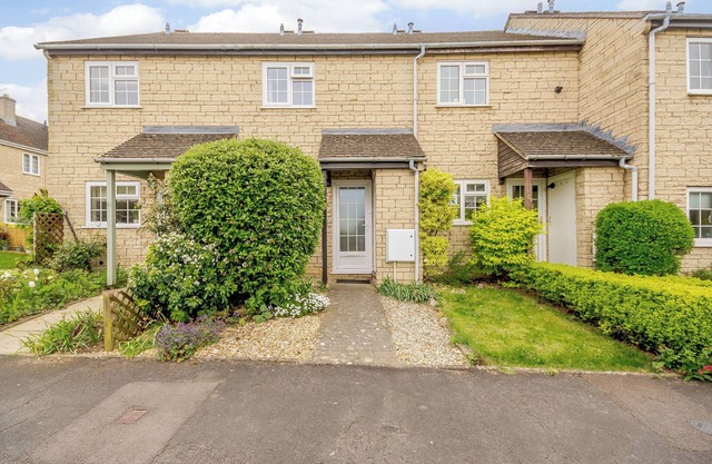 MORRIS ROAD, luxury holiday cottage, with a garden in Broadway