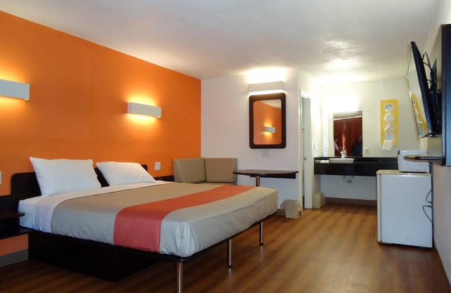 Motel 6 Connellys Springs, NC