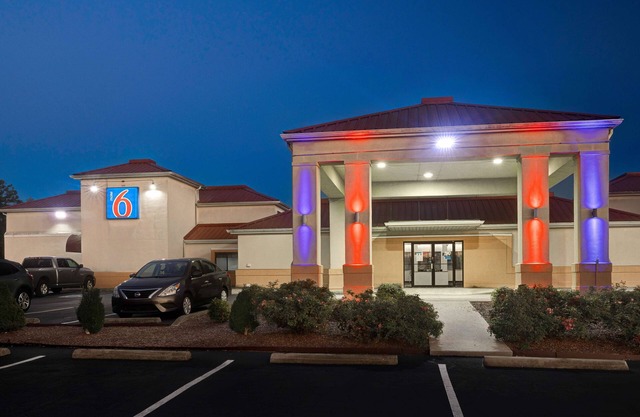 Motel 6 Shepherdsville, KY – Louisville South