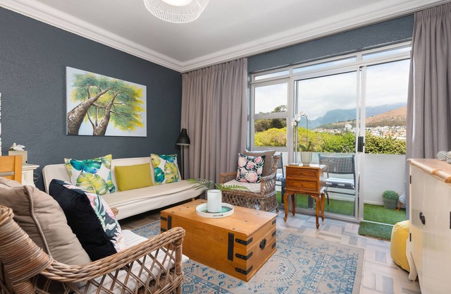 Mouille Point Studio with Breathtaking Views