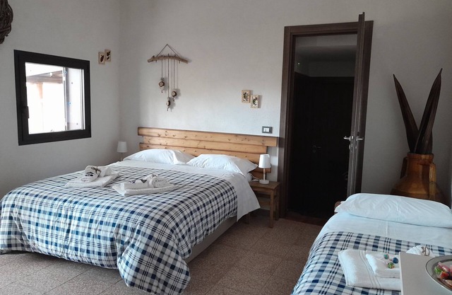 Mountain cottage with small private pine forest just minutes from Nicolosi