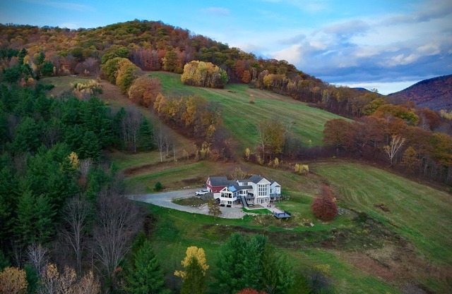 Mountain Dream Escape