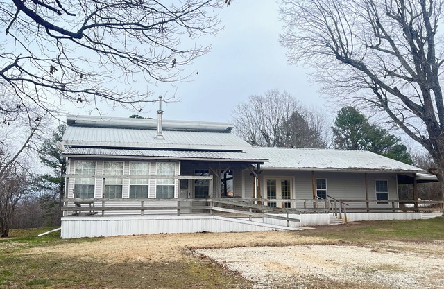 Mountain Escape - near Wilderness Rider Buffalo Ranch and Sweden Creek Falls