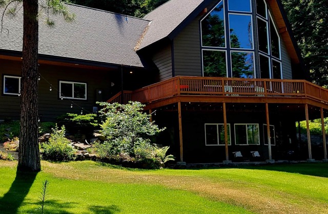 "Mountain Getaway" Family/Pet Friendly located in the Mountains Fiber internet