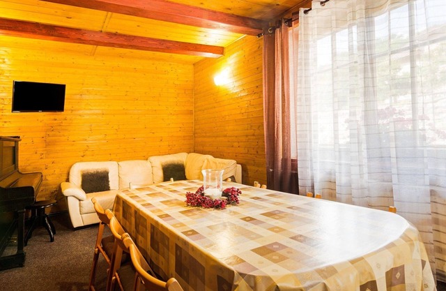 Mountain Home with Garden