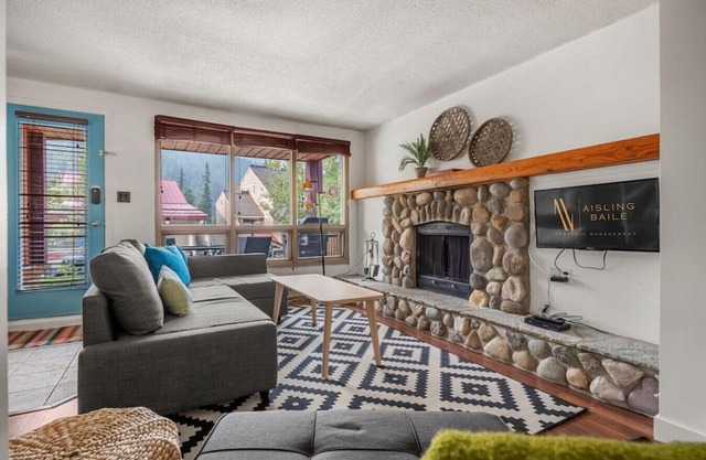 Mountain Mural | Hot Tub | Pools | Ski-In/Ski-Out