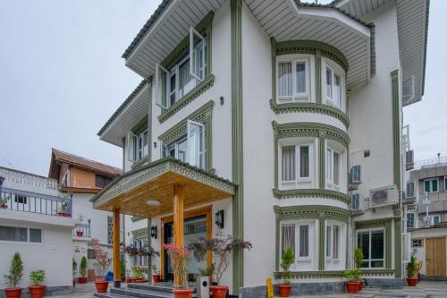 Mountain Nest A Boutique Stay Near Dal Lake, Srinagar