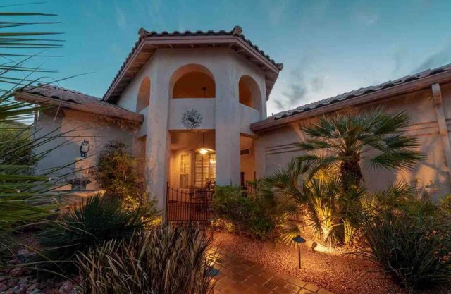 Mountain View Hide Away with Heated Pool