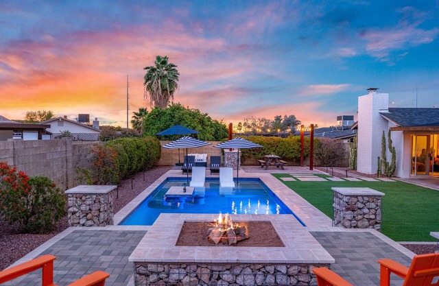 mountain view private pool stunning backyard bbq central location!
