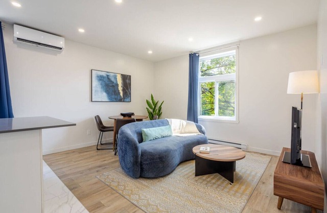 MTL Retreat | Stylish 2B1B in NDG