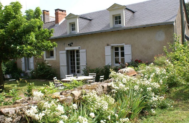 Mulberry tree cottage at Château de la Giraudière between Angers and Saumur